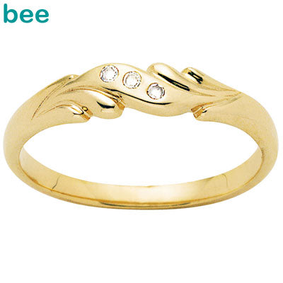 9ct yellow gold band set with 3 diamonds