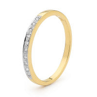 ladies 9ct yellow gold set with 0.10 carat of diamond band