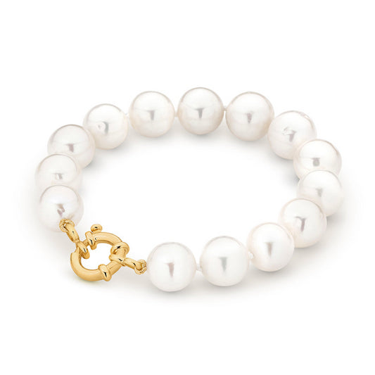 White nr round 10-12.5mm freshwater pearl b'let 20cm 9 carat yellow gold bolt ring clasp 20cm