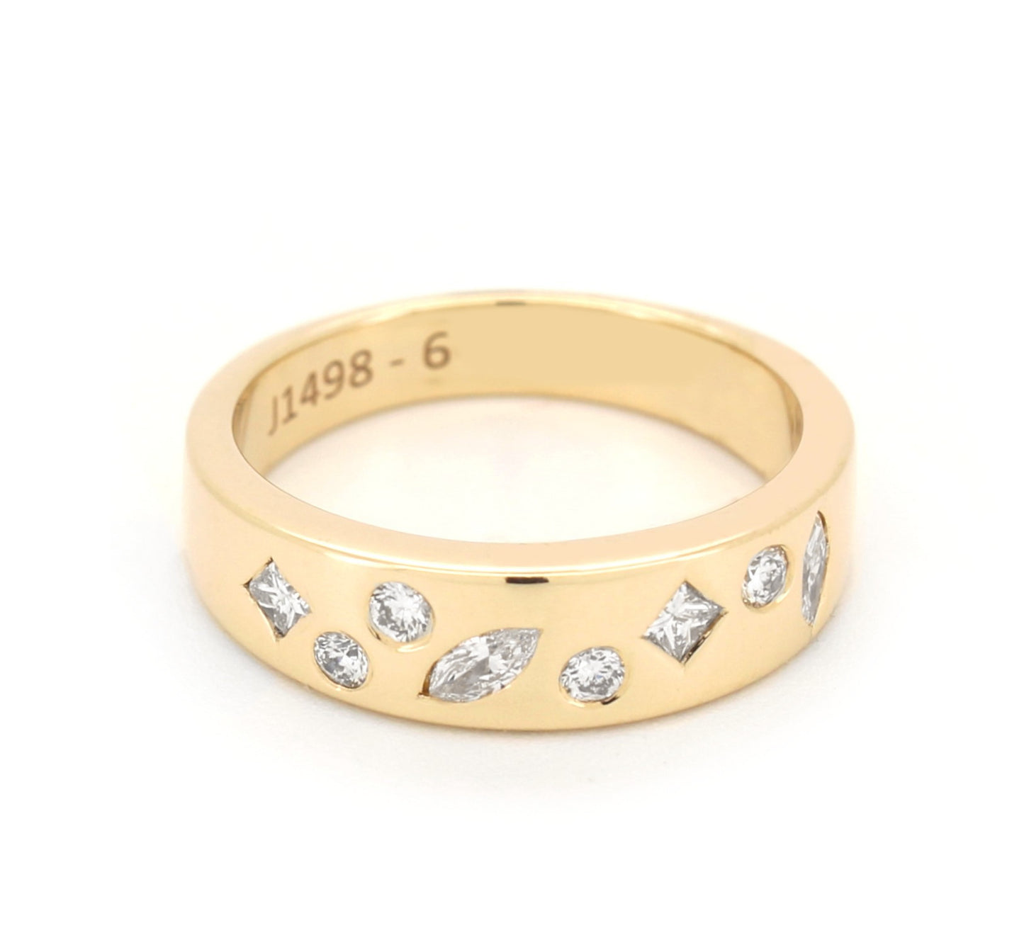 Beautiful 9ct yelllow gold diamond band.